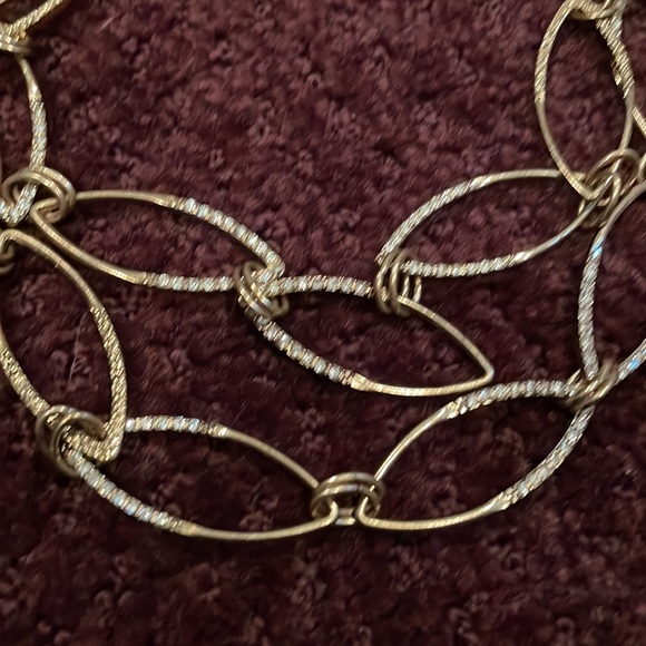 Golden silver tone necklace - Picture 2 of 3